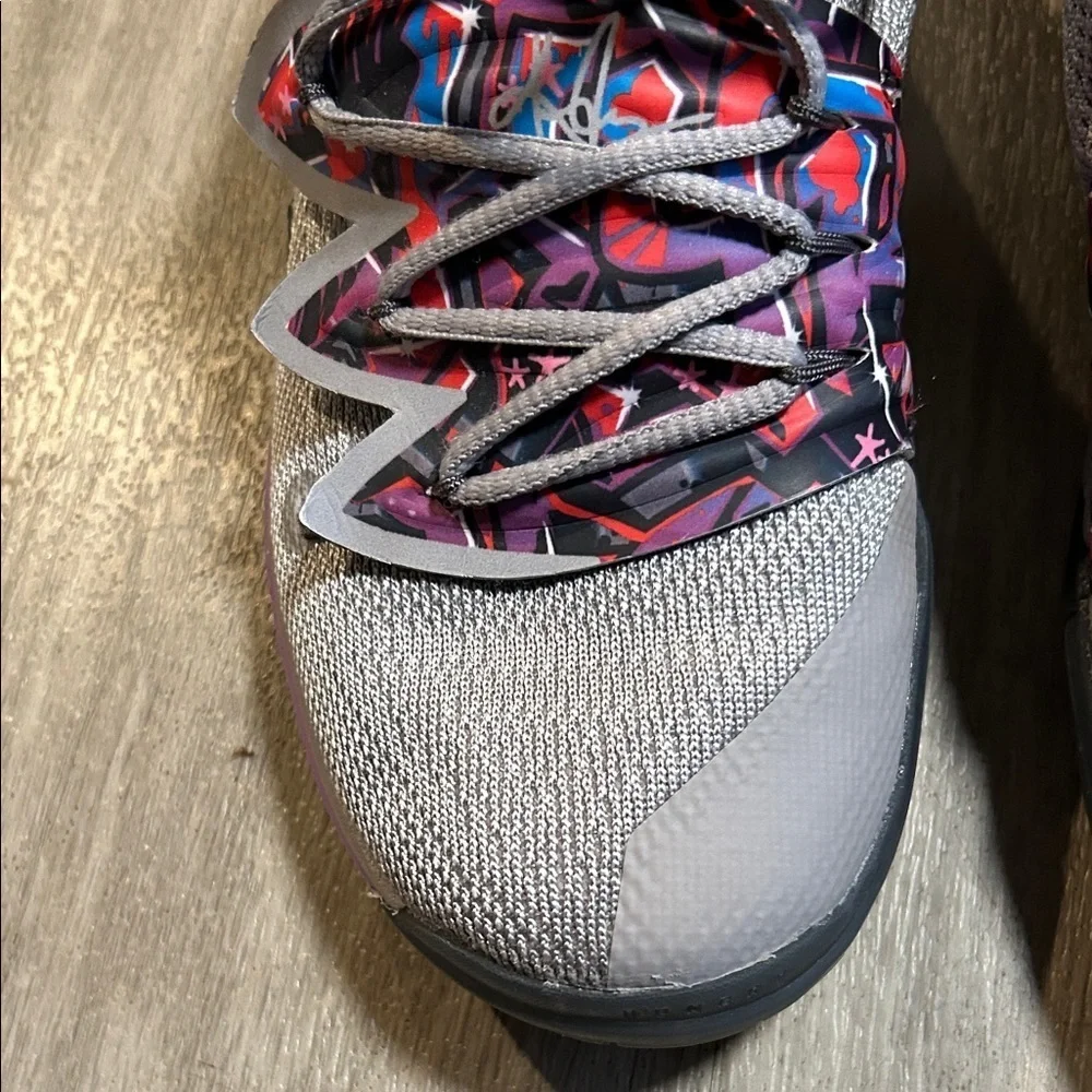 Nike Kids Gray Sneakers with Purple and Multicolor Highlights